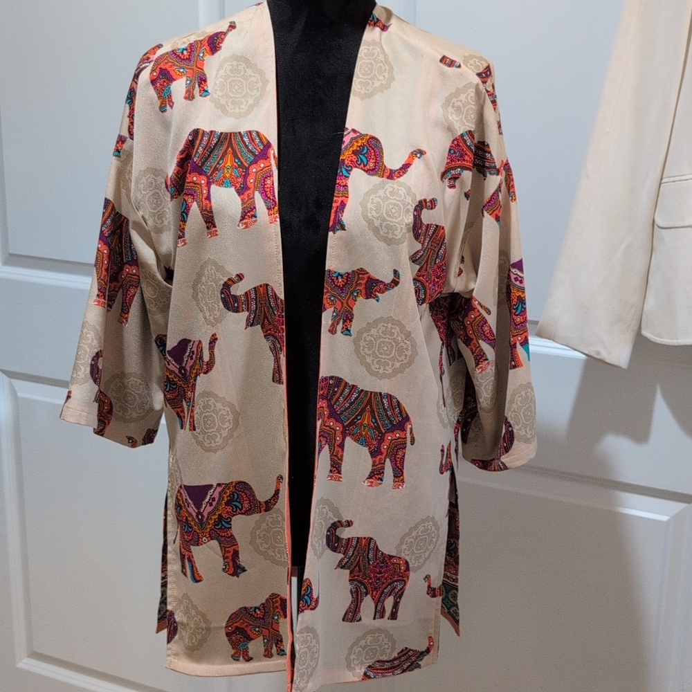 NWOT Reversible Elephant Kimono